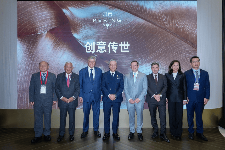 牌亮相与上海时装周、华润万象生活达成战略合作开元棋牌网站进博会快讯|开云集团携旗下全品(图10) 牌亮相与上海时装周、华润万象生活达成战略合作开元棋牌网站进博会快讯|开云集团携旗下全品(图10)