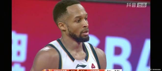 又臭的布朗、贺希宁两队在比谁更菜开元棋牌辽宁男篮三分惜败深圳又香(图3) 又臭的布朗、贺希宁两队在比谁更菜开元棋牌辽宁男篮三分惜败深圳又香(图3)