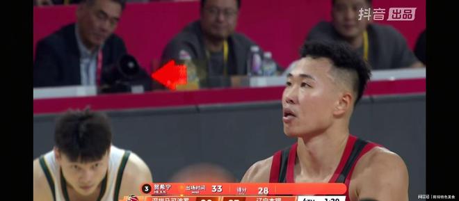 又臭的布朗、贺希宁两队在比谁更菜开元棋牌辽宁男篮三分惜败深圳又香(图2) 又臭的布朗、贺希宁两队在比谁更菜开元棋牌辽宁男篮三分惜败深圳又香(图2)