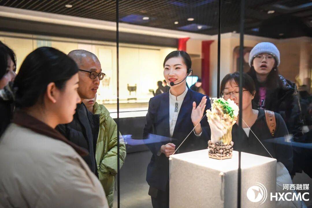 坚守亦是团圆｜新春走基层开元ky棋牌守着文物过大年(图5)